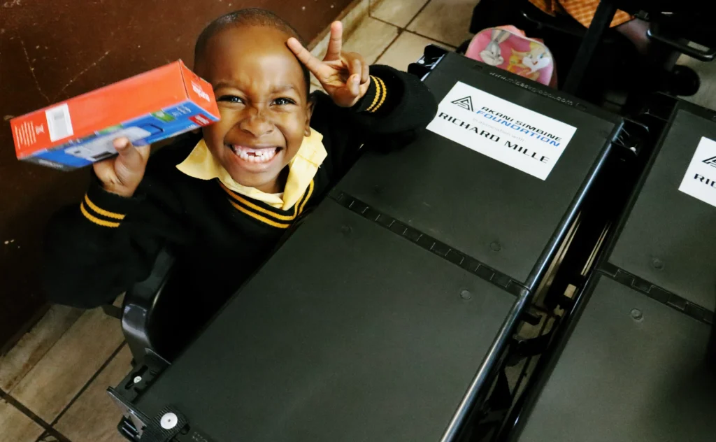 MiDesk with solar light at school
